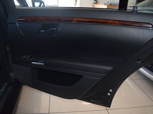 Used 2011 Mercedes-Benz S 550 image 16