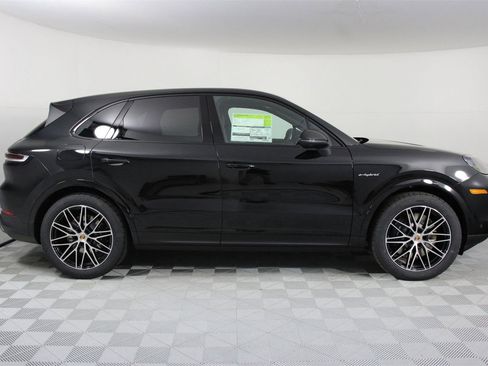 New 2026 Porsche Cayenne E-Hybrid image 8