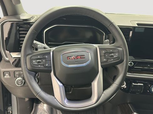 Used 2025 GMC Sierra 1500 Elevation w/ Preferred Package image 9