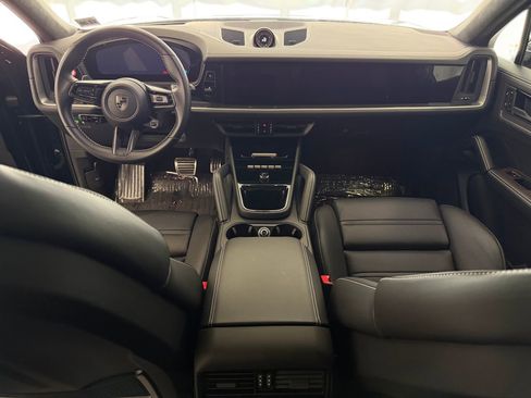 Certified 2025 Porsche Cayenne Turbo AWD/4WD image 17