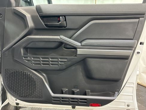 Used 2024 Toyota Tacoma SR5 AWD/4WD image 11