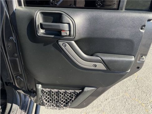 Used 2018 Jeep Wrangler Unlimited Sport image 21