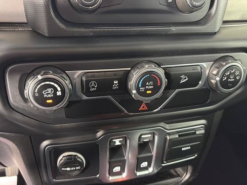Used 2020 Jeep Wrangler Sport AWD/4WD image 27