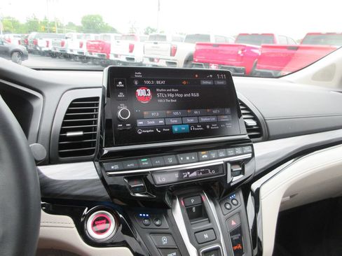 Used 2025 Honda Odyssey Elite image 30