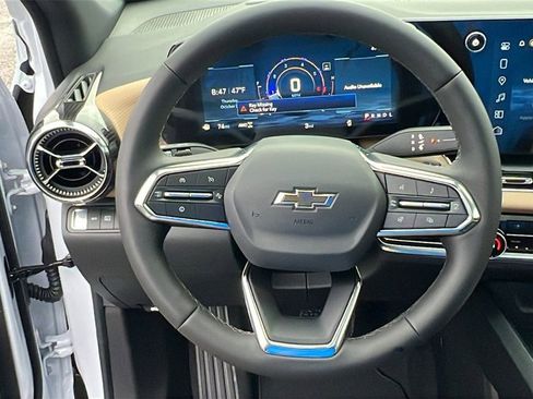 New 2026 Chevrolet Equinox ACTIV w/ Convenience Package III image 17