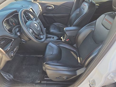 Used 2021 Jeep Cherokee Trailhawk w/ Technology Group image 5