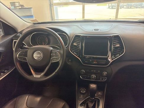 Used 2019 Jeep Cherokee Limited w/ Luxury Group AWD/4WD image 34