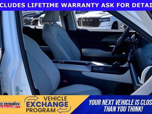 Used 2024 Toyota Grand Highlander AWD image 7