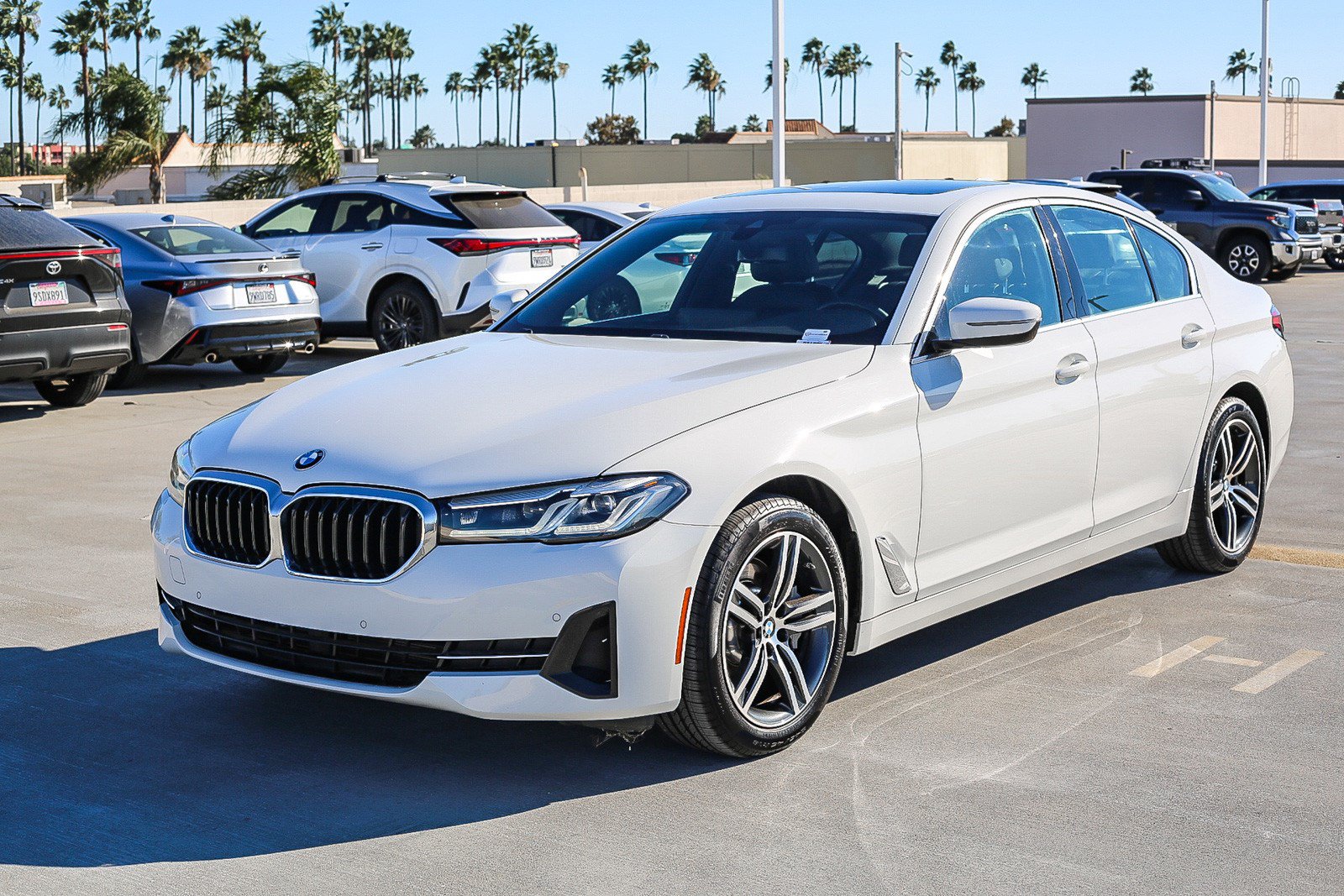 Used 2023 BMW 530i w/ Convenience Package RWD image 3