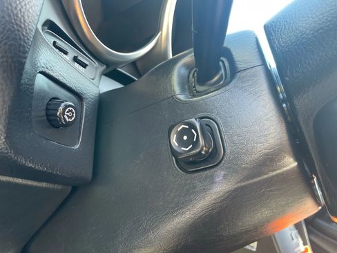 Used 2002 Lexus SC 430 Convertible image 35