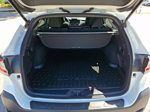 Used 2025 Subaru Outback Limited AWD/4WD image 32