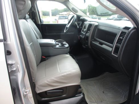 Used 2018 RAM 2500 Tradesman w/ Chrome Appearance Group image 10