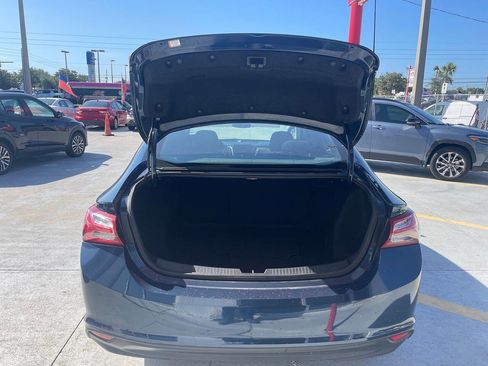 Used 2022 Chevrolet Malibu LT image 2