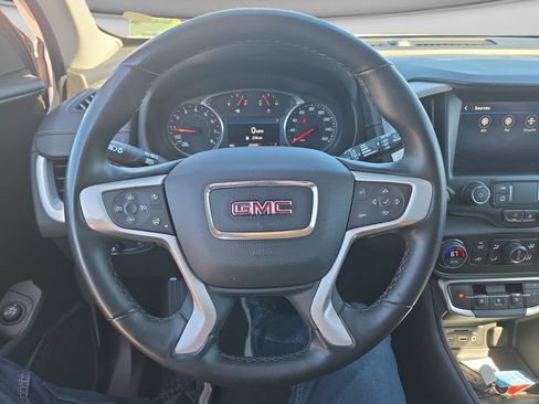 Used 2024 GMC Terrain SLT AWD/4WD image 29