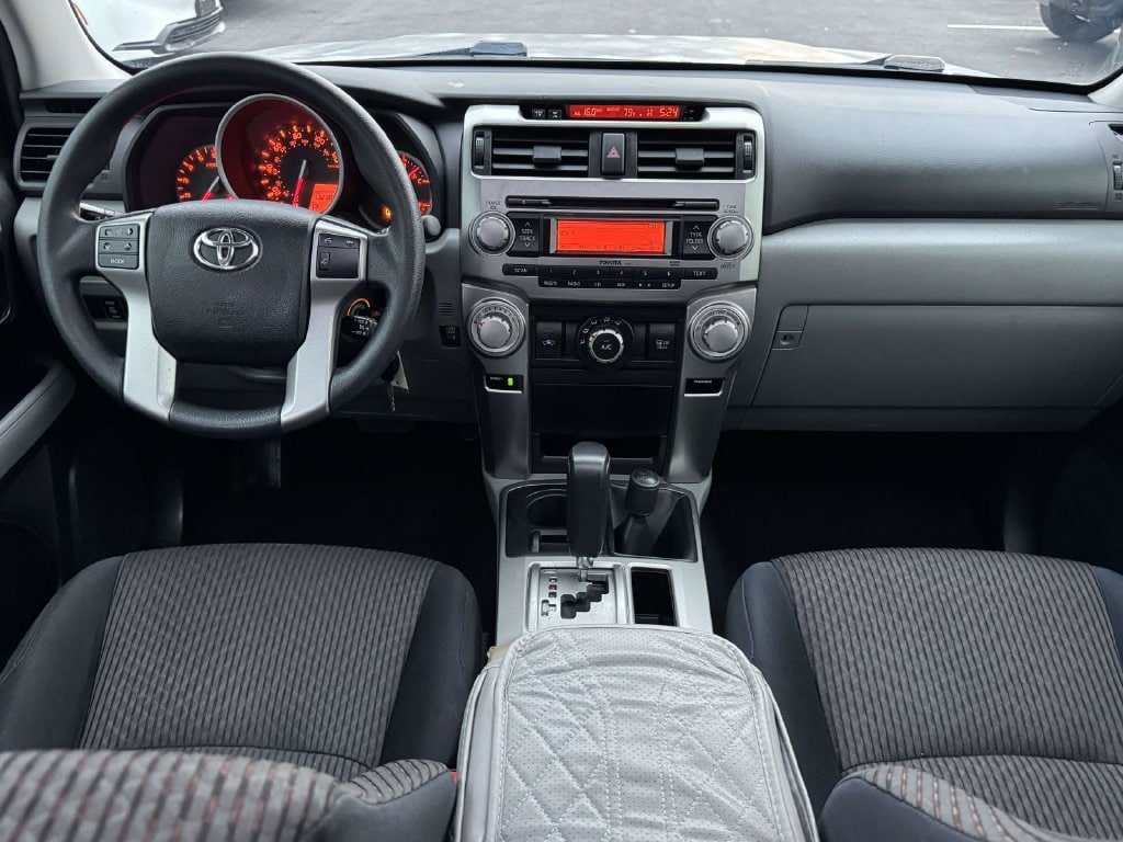 Used 2011 Toyota 4Runner SR5 w/ Convenience Pkg AWD/4WD image 2