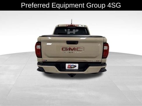 Certified 2024 GMC Canyon AT4 w/ AT4 Premium Package AWD/4WD image 5