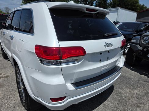 Used 2019 Jeep Grand Cherokee Overland RWD image 10
