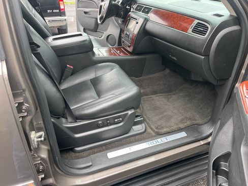 Used 2013 Chevrolet Tahoe LTZ image 39