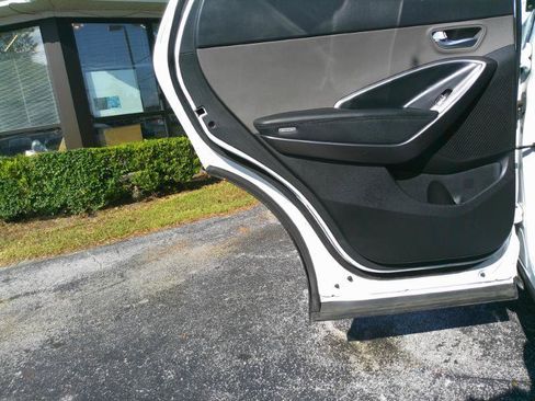 Used 2018 Hyundai Santa Fe Sport FWD image 24