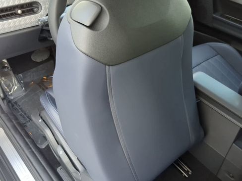 Used 2025 MINI Cooper 2-Door Hardtop image 18