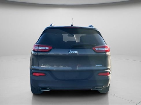 Used 2018 Jeep Cherokee Latitude Plus image 5