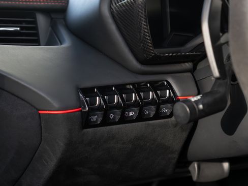 Used 2019 Lamborghini Aventador SVJ image 39