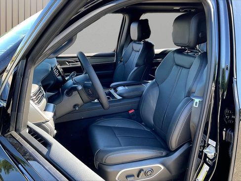 New 2026 Jeep Grand Wagoneer 4WD image 21