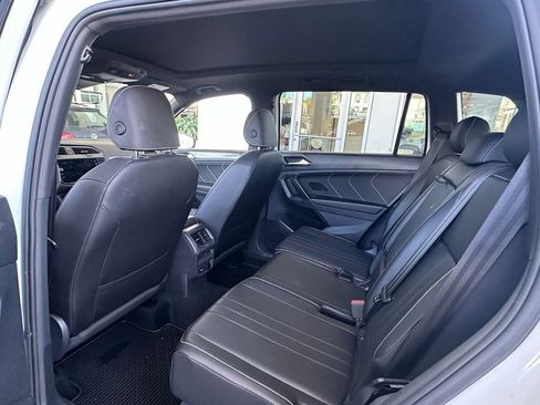 Used 2022 Volkswagen Tiguan SE R-Line AWD/4WD image 8