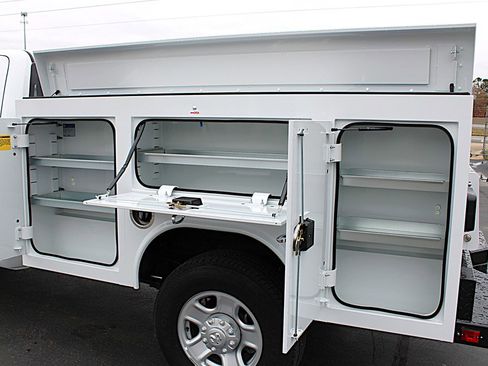 Used 2023 RAM 3500 Tradesman w/ Convenience Group image 7