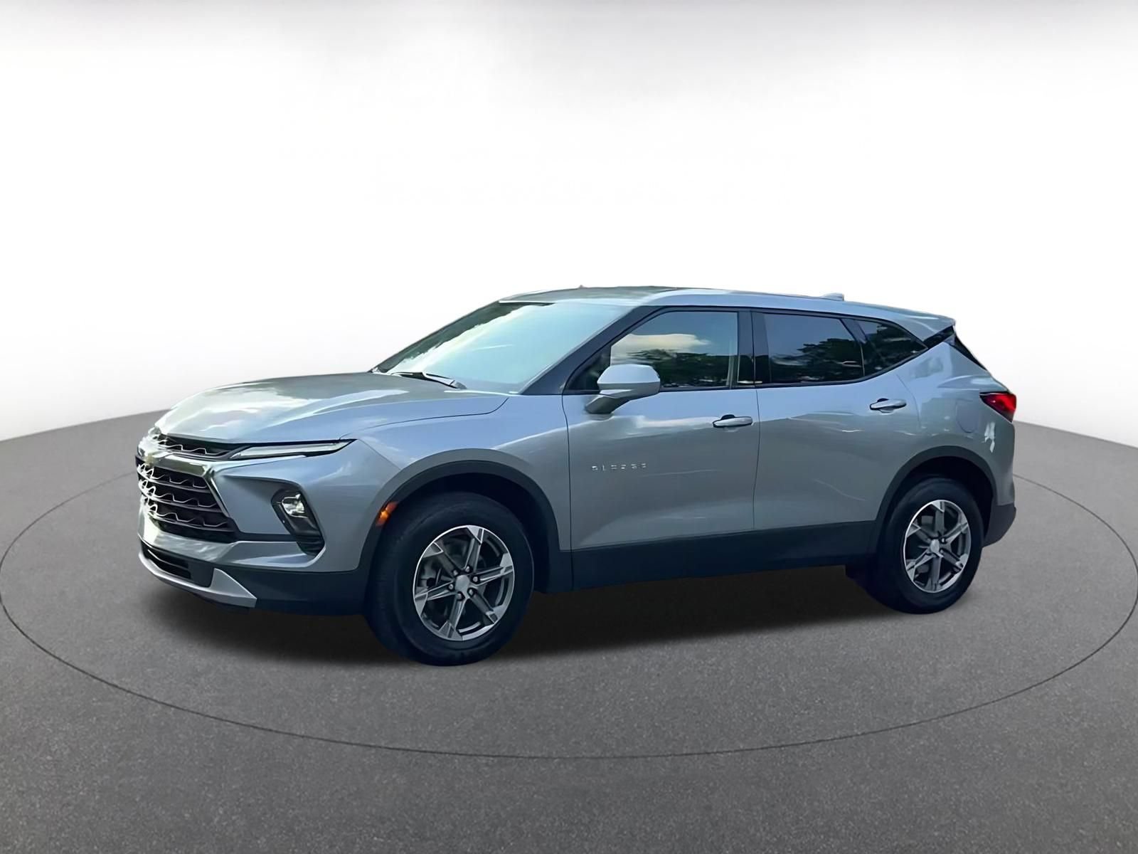 Used 2025 Chevrolet Blazer LT FWD image 7