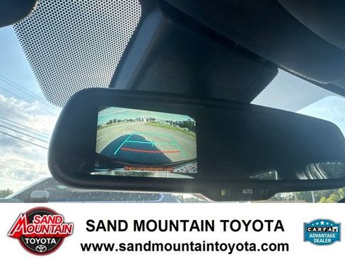 Used 2018 Toyota C-HR XLE FWD image 24