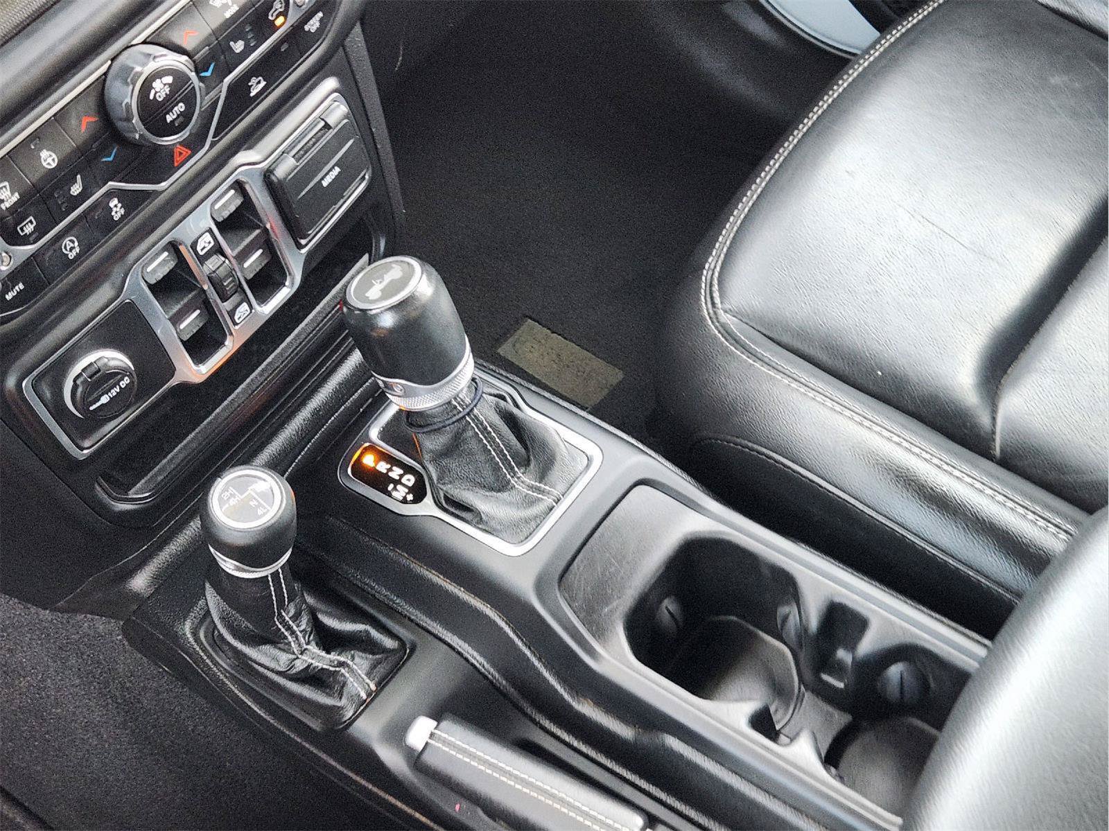 Used 2021 Jeep Wrangler Unlimited Sahara AWD/4WD image 22
