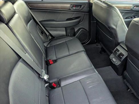 Used 2018 Subaru Outback 3.6R Limited image 20