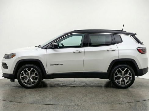 Used 2025 Jeep Compass Limited image 5