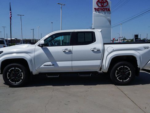 Certified 2025 Toyota Tacoma TRD Sport w/ TRD Sport Premium Package AWD/4WD image 5