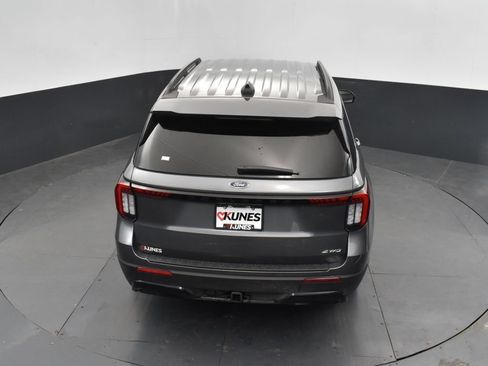 Used 2025 Ford Explorer ST-Line w/ ST-Line Street Pack AWD/4WD image 46