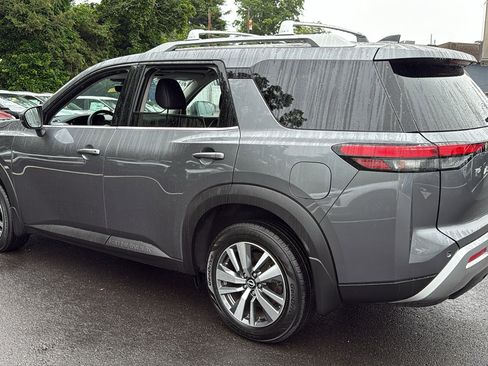 Certified 2024 Nissan Pathfinder SL image 23