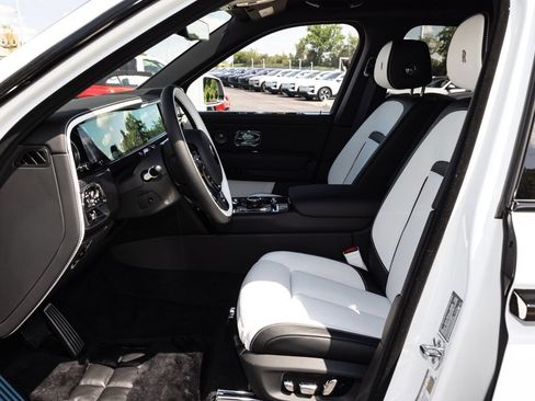 New 2027 Rolls-Royce Cullinan Black Badge AWD/4WD image 28