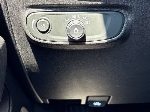 Used 2024 Chevrolet Equinox LT FWD image 40