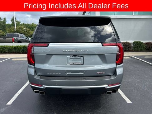 Used 2026 GMC Yukon Denali w/ Sun & Power Step Package AWD/4WD image 8