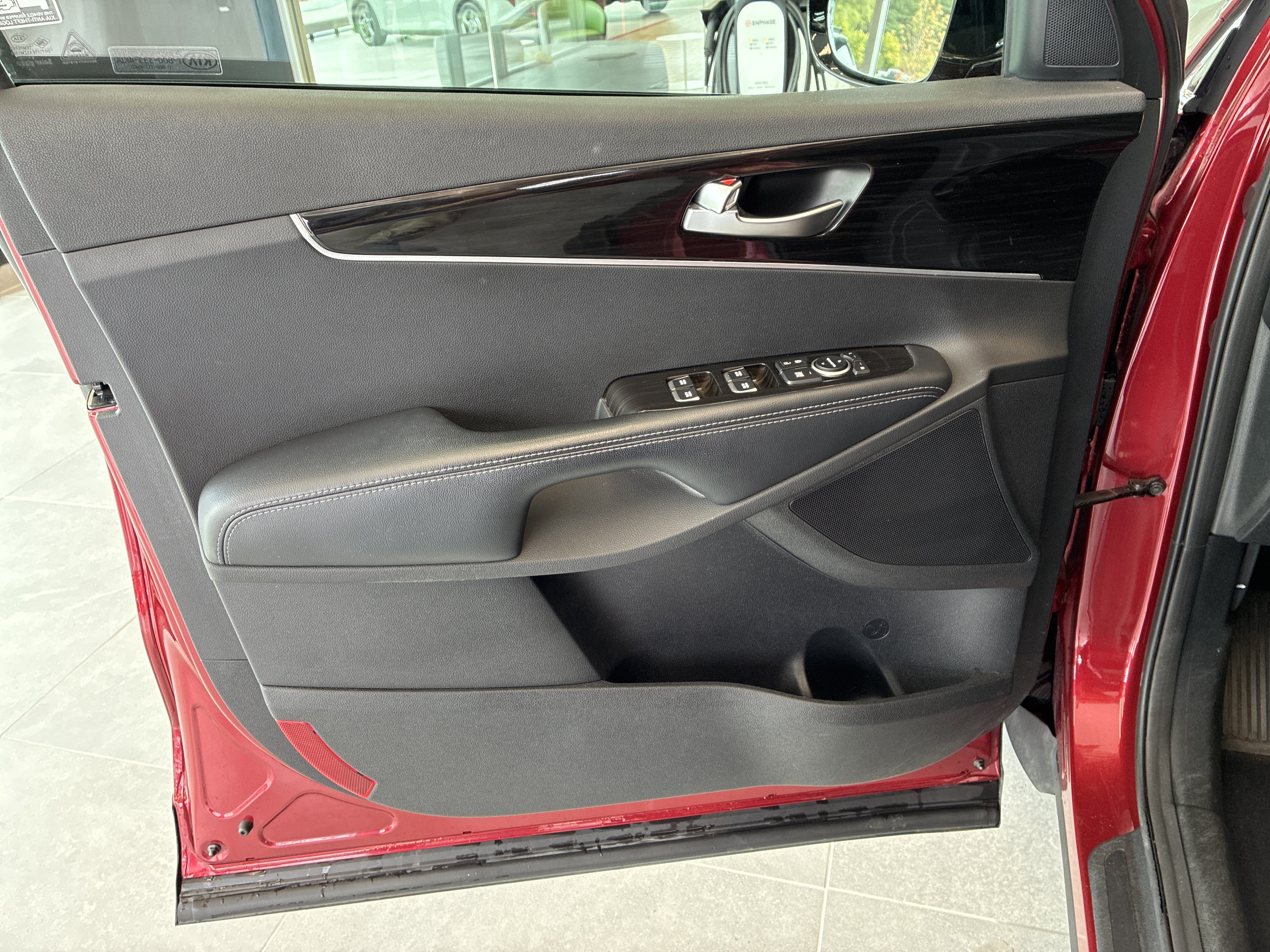 Used 2019 Kia Sorento AWD image 19