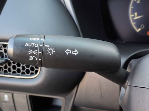 Certified 2024 Honda HR-V LX image 30