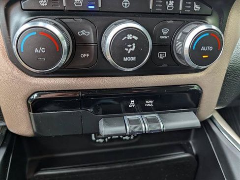 Used 2020 RAM 1500 Laramie AWD/4WD image 30