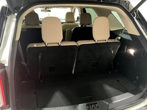 Used 2021 Ford Explorer XLT w/ Equipment Group 202A image 37