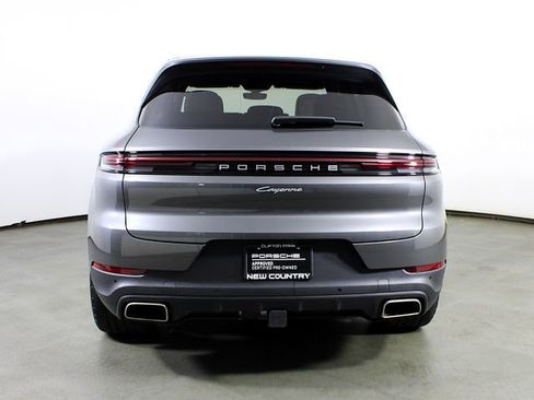 Certified 2025 Porsche Cayenne AWD/4WD image 10