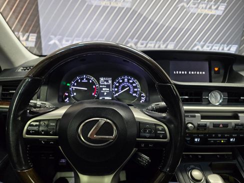 Used 2016 Lexus ES 350 w/ Luxury Package w/Wood Trim image 19