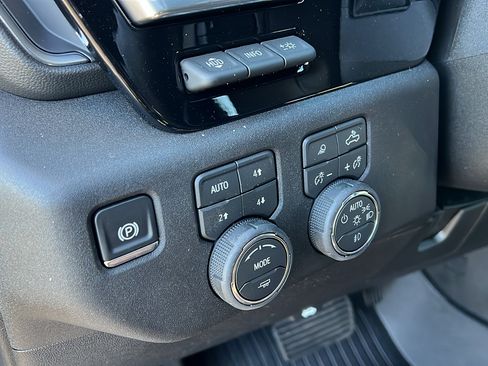 New 2026 Chevrolet Silverado 2500 High Country w/ High Country Premium Package AWD/4WD image 30