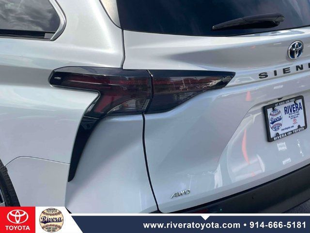Used 2024 Toyota Sienna XLE w/ XLE Plus Package AWD/4WD image 11