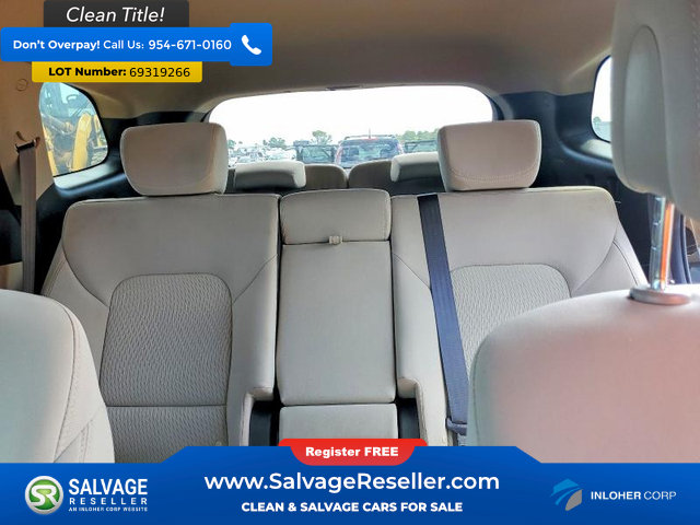 Used 2017 Hyundai Santa Fe SE FWD image 13