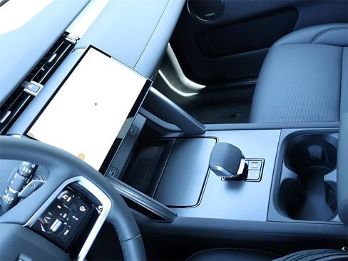 New 2025 Land Rover Discovery Sport Dynamic SE image 20